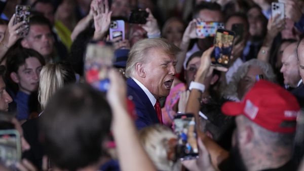 Экс-президент США Дональд Трамп в уголовном суде Манхэттена - Sputnik Азербайджан