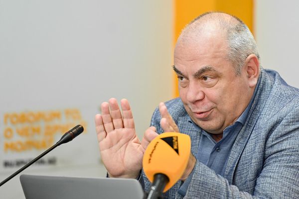 Cоветник медиагруппы "Россия сегодня" Олег Дмитриев. - Sputnik Азербайджан
