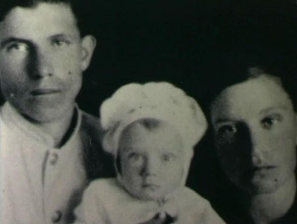 Лебедев родился в городе Джизак Узбекской ССР в семье рабочих: отец – участник Великой Отечественной, мать пережила блокаду Ленинграда. - Sputnik Азербайджан