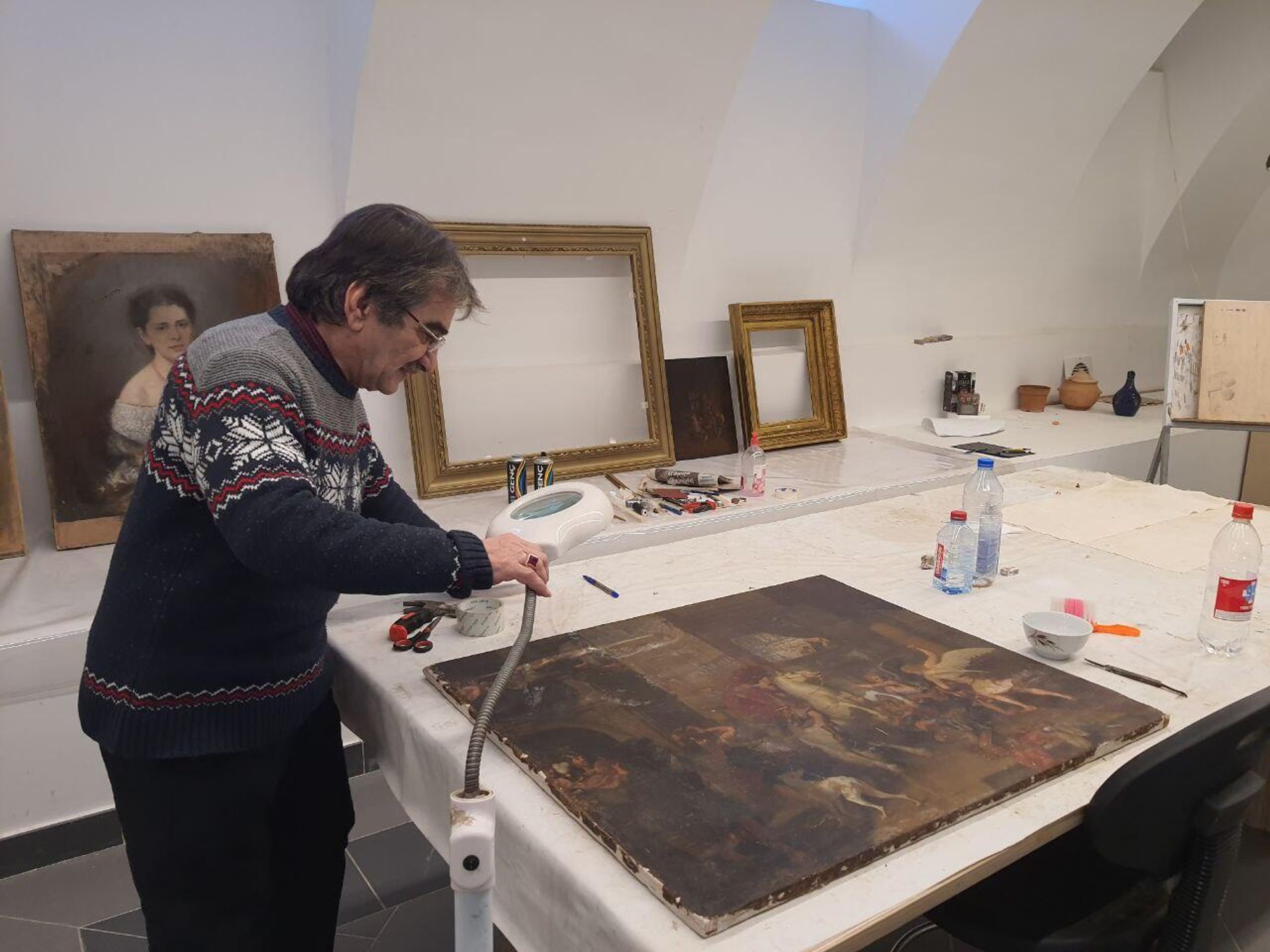 Член Союза художников Азербайджана, член Ассоциации реставраторов СССР и стран СНГ Натик Сафаров - Sputnik Азербайджан, 1920, 17.04.2023