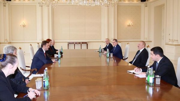 Prezident İlham Əliyev ATƏT-in fəaliyyətdə olan sədrini qəbul edib - Sputnik Азербайджан
