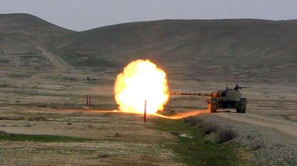 Tank bölmələrinin döyüş hazırlığı artırılır - Sputnik Азербайджан