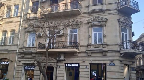 Дом расположенный по адресу город Баку, Сабаильский район, улица Расула Рзы, дом 11 - Sputnik Азербайджан