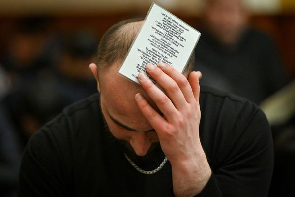 Чтение Корана в Ночь Лейлят аль-Гадр (Ночь Предопределения) в мечети Фатмаи Захра в Баку. - Sputnik Азербайджан
