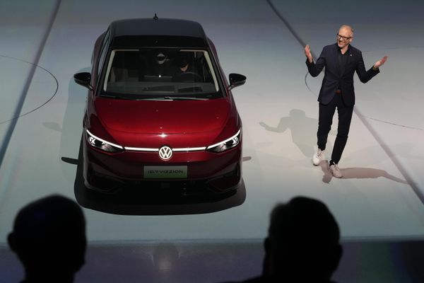 Электрокар Volkswagen ID.7 Vizzion на Шанхайском международном автосалоне 2023. - Sputnik Азербайджан