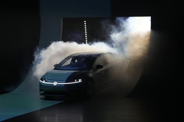 Концепт автомобиля Volkswagen ID на Шанхайском международном автосалоне 2023. - Sputnik Азербайджан