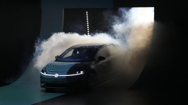Концепт автомобиля Volkswagen ID на Шанхайском международном автосалоне 2023 - Sputnik Азербайджан