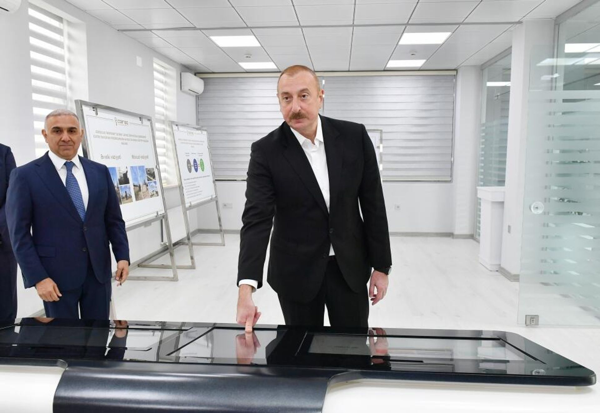 Prezident İlham Əliyev “Azərişıq” ASC-nin Salyan Rəqəmsal İdarəetmə Mərkəzinin açılışını edib - Sputnik Азербайджан, 1920, 18.04.2023