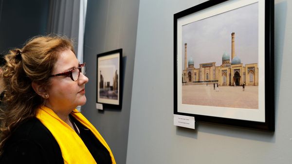 В Бакинском доме фотографии состоялось открытие персональной фотовыставки Рустама Гасымова «Узбекистан – жемчужина Востока» - Sputnik Азербайджан