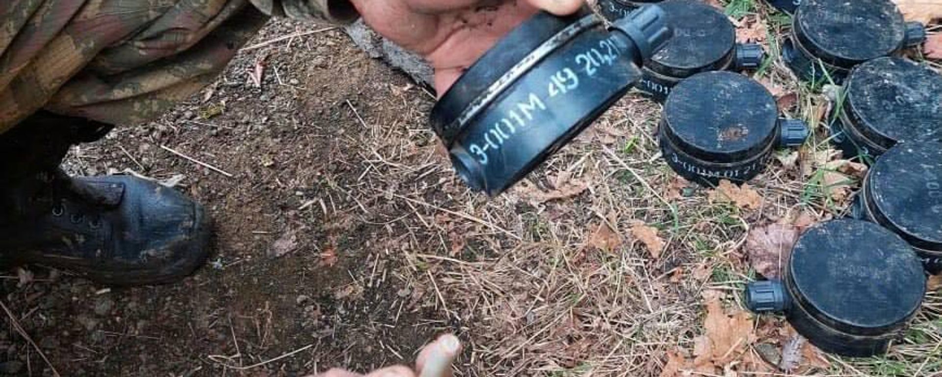 Азербайджанские военнослужащие подорвались на мине, произведенной в Армении  - Sputnik Азербайджан, 1920, 22.04.2023