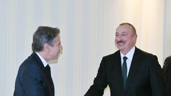  Президент Азербайджана Ильхам Алиев и госсекретарь США Энтони Блинкен - Sputnik Азербайджан