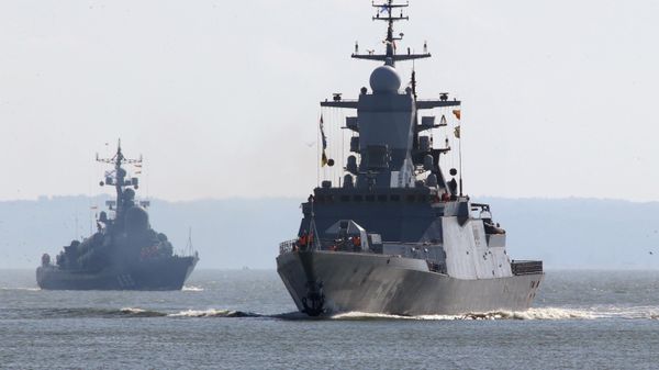 Выход кораблей Балтийского флота в море в рамках учений Запад-2017 - Sputnik Азербайджан