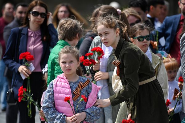 В Баку в День Победы представители общественности, ветераны и дипломаты посетили мемориальный комплекс Братские могилы - Sputnik Азербайджан