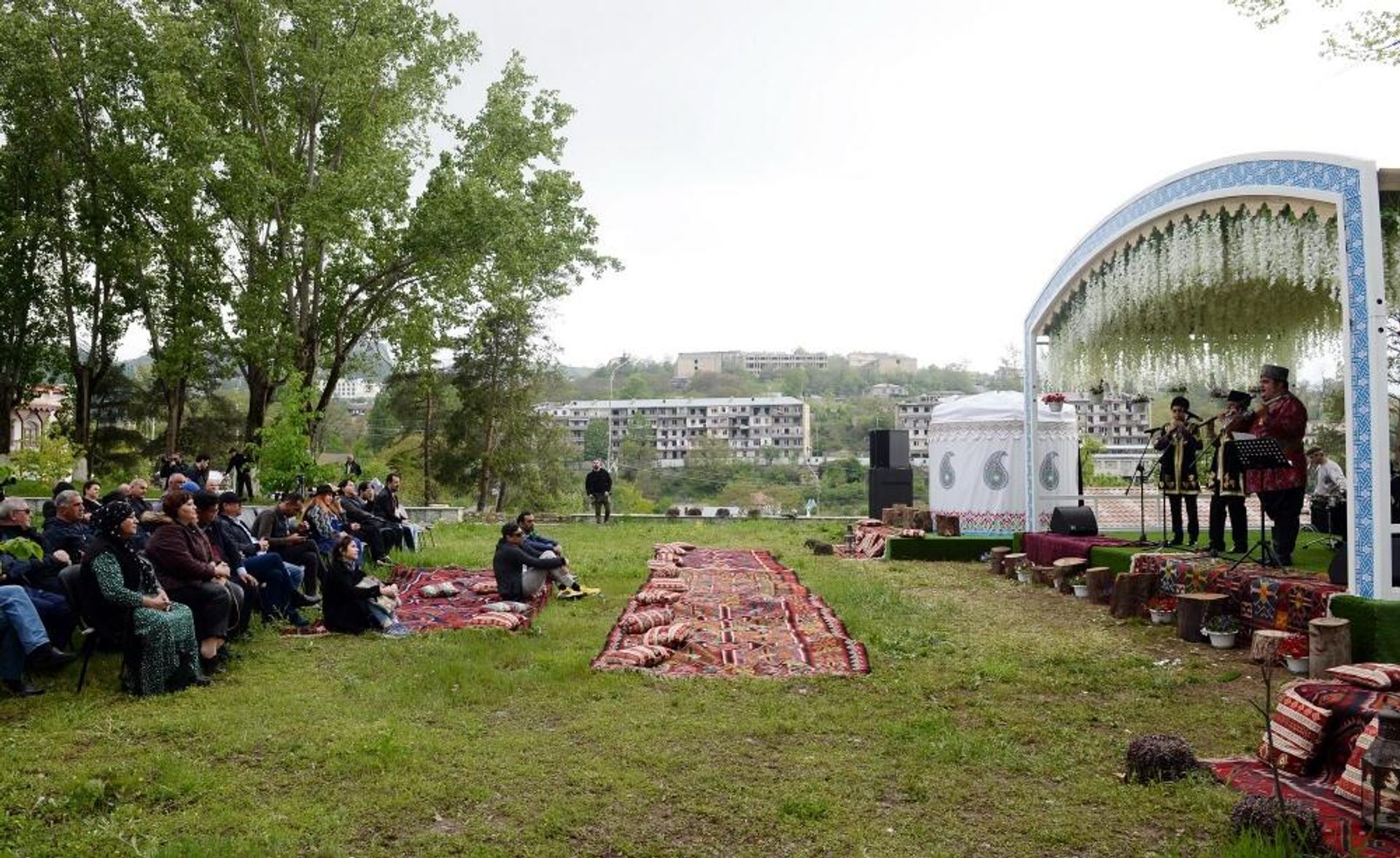 “Xarıbülbül” Beynəlxalq Musiqi Festivalı başlayıb - Sputnik Азербайджан, 1920, 09.05.2023