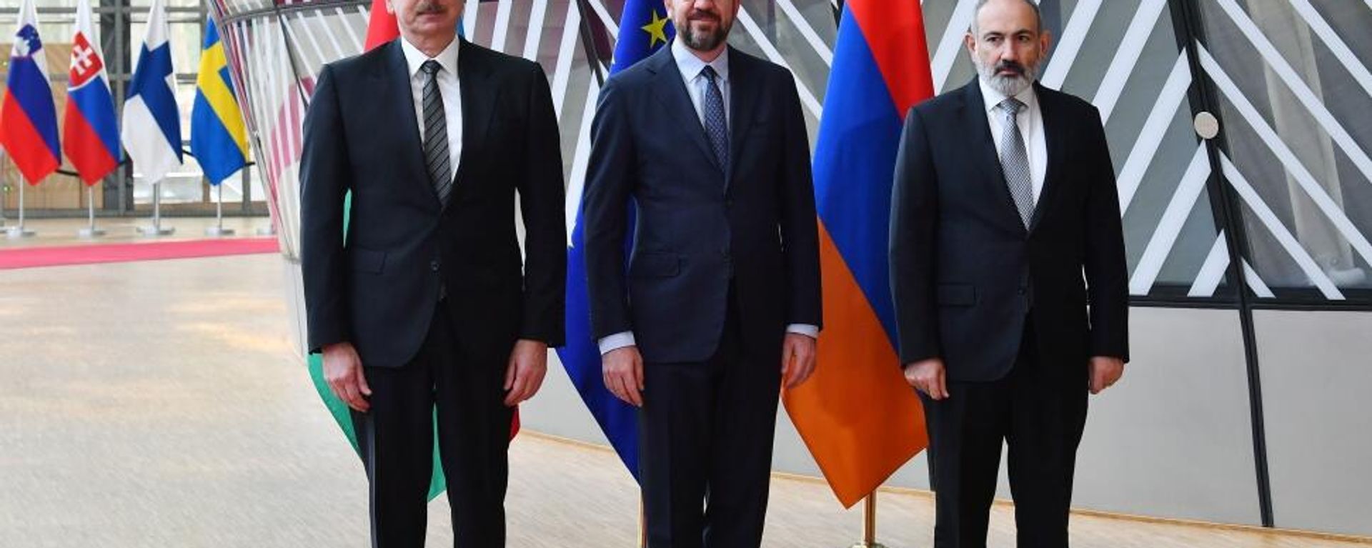 Prezident İlham Əliyevin Avropa İttifaqı Şurasının Prezidenti və Ermənistanın baş naziri ilə görüşü - Sputnik Азербайджан, 1920, 14.05.2023