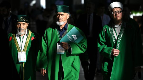 Участники XIII Международного экономического саммита Россия - Исламский мир в Казани - Sputnik Азербайджан