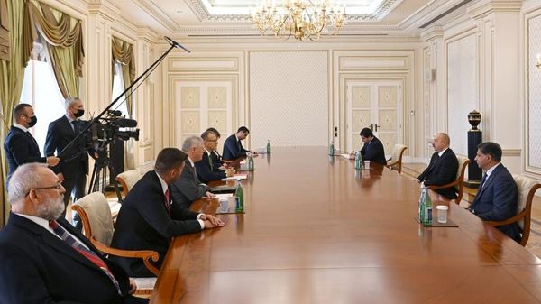 Президент Азербайджанской Республики Ильхам Алиев принял председателя парламента Словакии Бориса Коллара - Sputnik Азербайджан