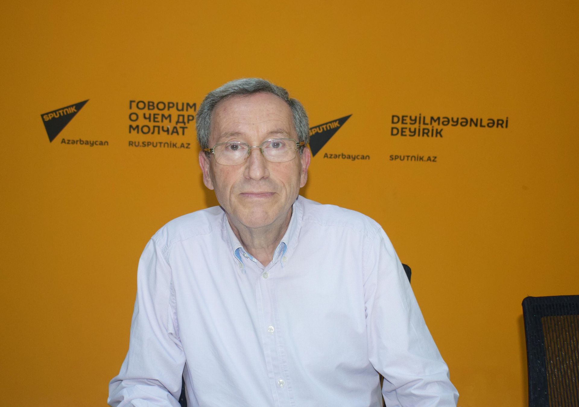 Фуад Агаев -  эксперт Государственного Экзаменационного Центра - Sputnik Азербайджан, 1920, 22.05.2023