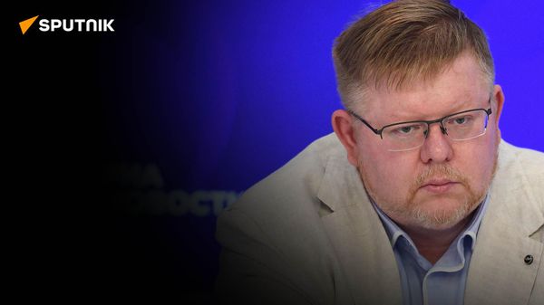 Политолог Данилин: Польша и страны Балтии больше не в состоянии содержать украинских беженцев - Sputnik Азербайджан