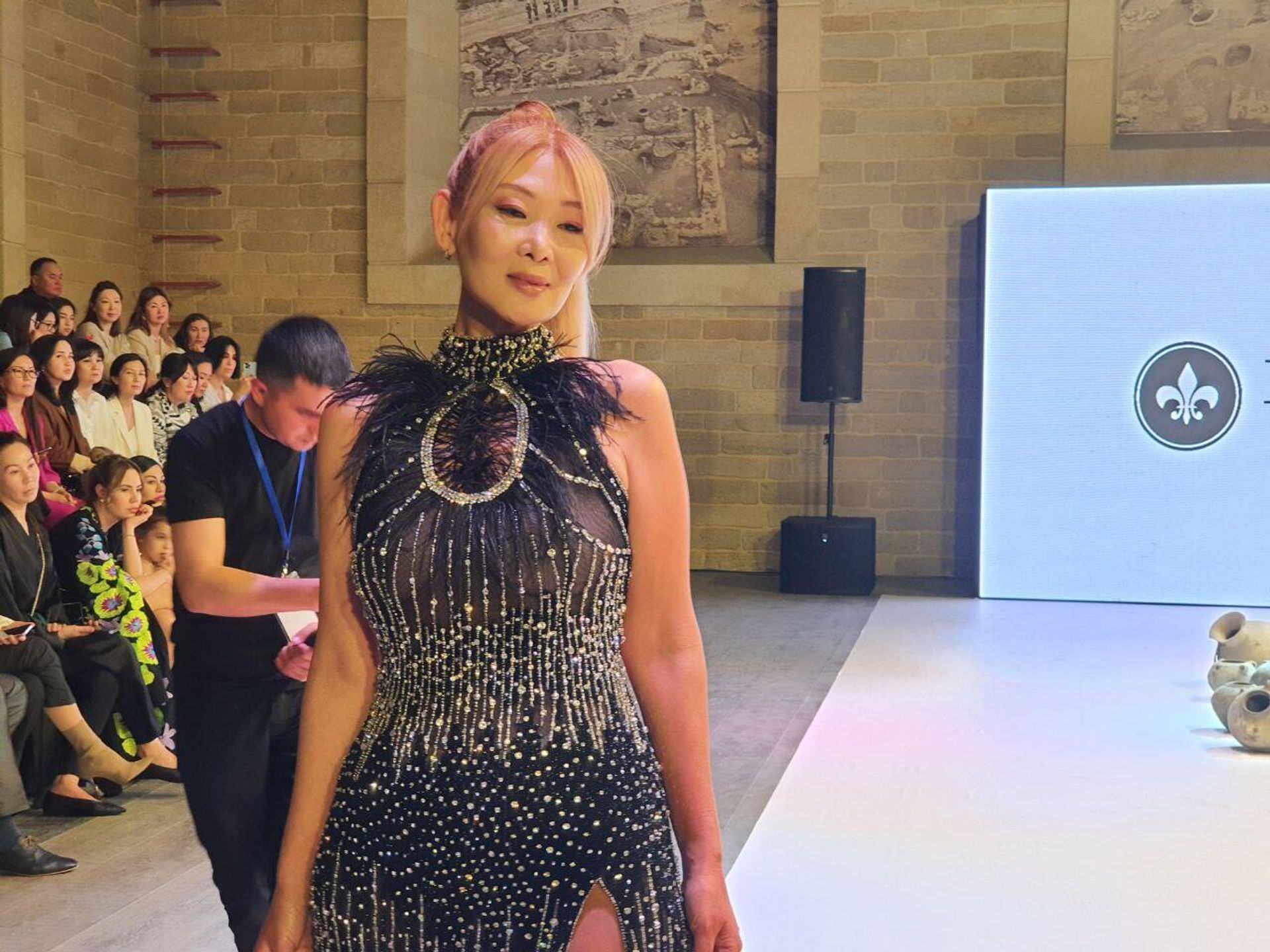14-й сезон  Azerbaijan Fashion Week  - Sputnik Азербайджан, 1920, 22.05.2023