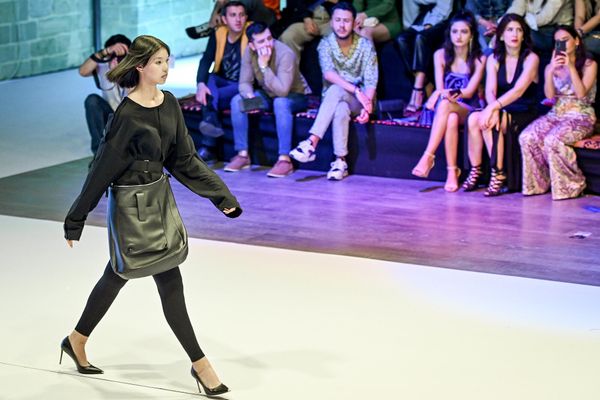 Модель во время показа коллекций на Azerbaijan Fashion Week. - Sputnik Азербайджан