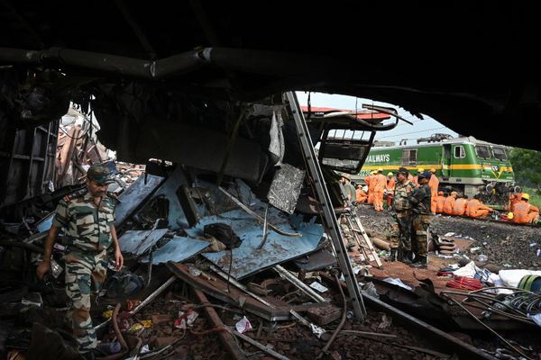 Столкновения трех поездов в индийском штате Одиша. - Sputnik Азербайджан