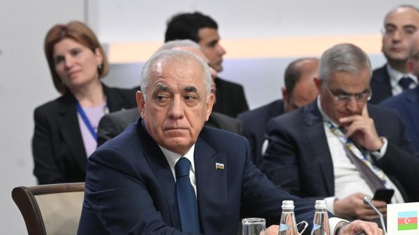 Премьер-министр Азербайджана Али Асадов на заседании Совета глав правительств СНГ в узком составе - Sputnik Азербайджан