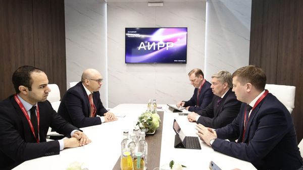 Встреча Губернатора Алексея Русских и Торгового представителя Азербайджана в РФ Руслана Алиева - Sputnik Азербайджан