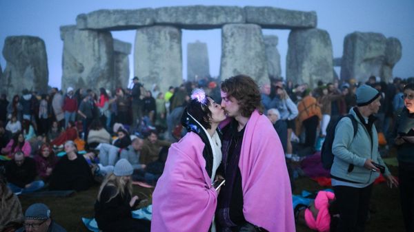 Летнее солнцестояние в Стоунхендже - Sputnik Азербайджан