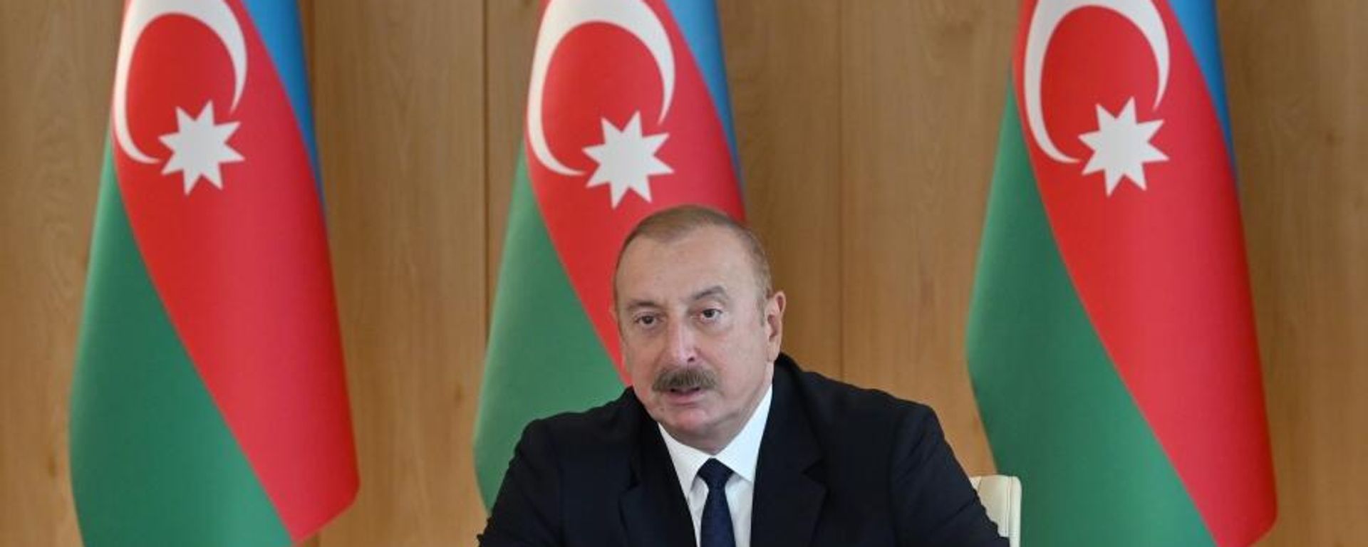 Prezident İlham Əliyevin sədrliyi ilə bu ilin 6 ayının sosial-iqtisadi yekunlarına həsr olunmuş müşavirə keçirilib - Sputnik Азербайджан, 1920, 11.07.2023