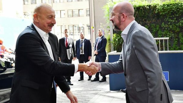 Встреча Ильхама Алиева с Шарлем Мишелем - Sputnik Азербайджан