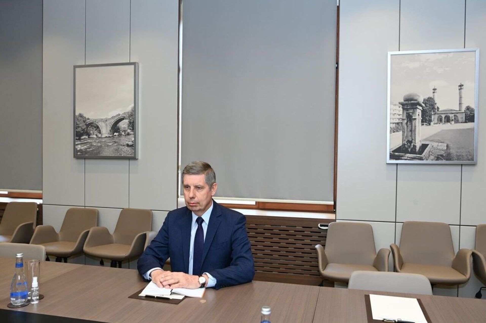 Azərbaycan Respublikasının xarici işlər naziri Ceyhun Bayramov Rusiya Federasiyasının Azərbaycan Respublikasına yeni təyin olunmuş səfiri  Mixail Yevdokimovu qəbul edib - Sputnik Азербайджан, 1920, 28.12.2023
