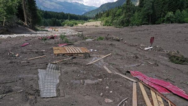 Климатический и бальнеологический курорт Шови находится на высоте 1,5 тысячи метров над уровнем моря в Онском районе (регион Рача-Лечхуми и Квемо Сванети). - Sputnik Азербайджан