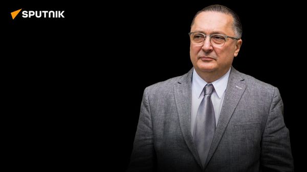 Грузинский политолог: США делают все, чтобы втянуть Грузию в новую войну с Россией
 - Sputnik Азербайджан