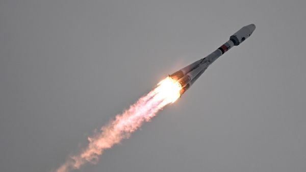 Запуск ракеты-носителя Союз-2.1б с разгонным блоком Фрегат и автоматической станцией Луна-25 с космодрома Восточный. - Sputnik Азербайджан