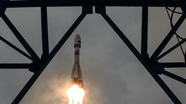 Запуск ракеты-носителя Союз-2.1б с разгонным блоком Фрегат и автоматической станцией Луна-25 с космодрома Восточный. - Sputnik Азербайджан