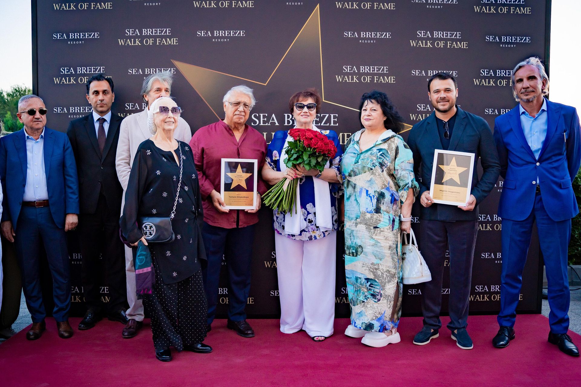 В Sea Breeze состоялась церемония закладки именных звезд на Аллее звезд музыкальной легенды Азербайджана Муслима Магомаева и его вдовы Тамары Синявской - Sputnik Азербайджан, 1920, 22.08.2023