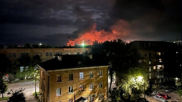 Российские военные отражают атаку беспилотных летальных аппаратов в Псковском аэропорту - Sputnik Азербайджан