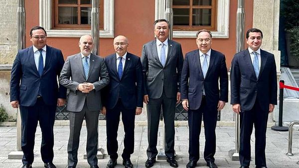 TDT-yə üzv ölkələrin dövlət başçılarının xarici siyasət məsələləri üzrə köməkçilərinin görüşü - Sputnik Азербайджан