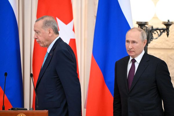 Президент РФ Владимир Путин и президент Турецкой Республики Реджеп Тайип Эрдоган (слева) перед началом совместной пресс-конференции по итогам встречи.  - Sputnik Азербайджан