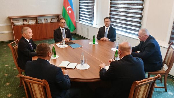 Встреча представителей Азербайджана с делегацией армян Карабаха в г. Евлах - Sputnik Азербайджан