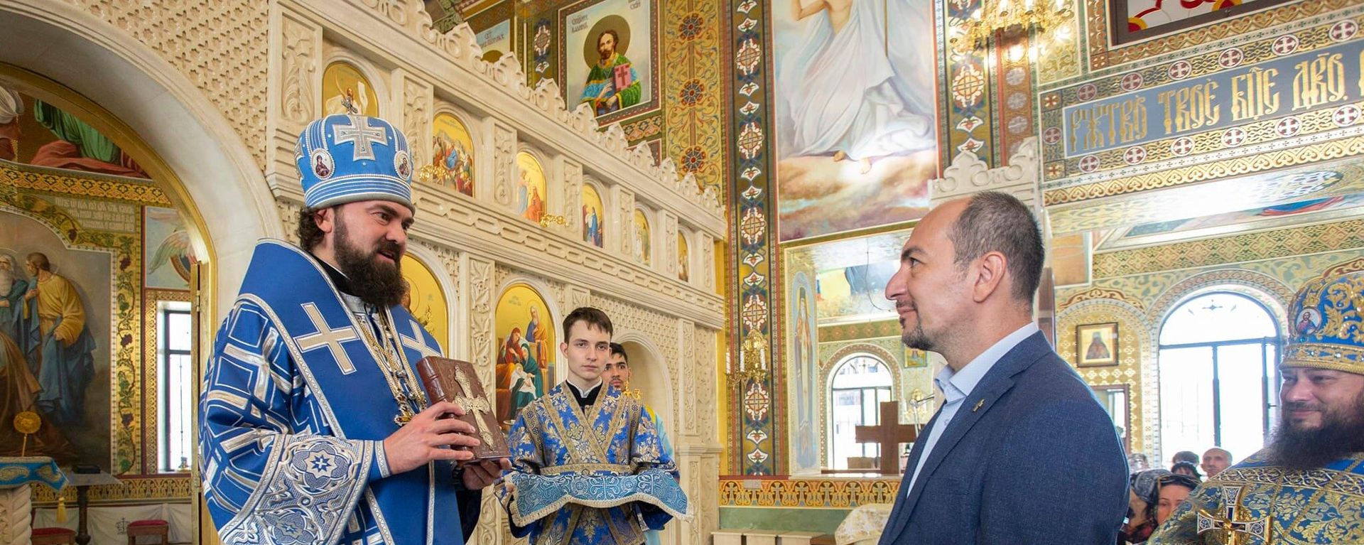 Торжества по случаю престольного праздника прошли в соборе рождества богородицы - Sputnik Азербайджан, 1920, 22.09.2023