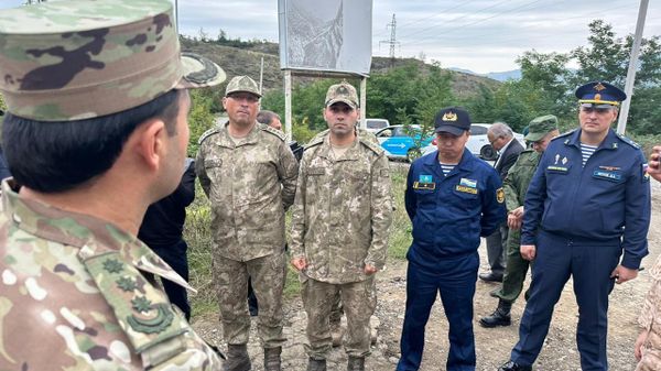 Иностранные военные атташе отправились в Шушу - Sputnik Азербайджан