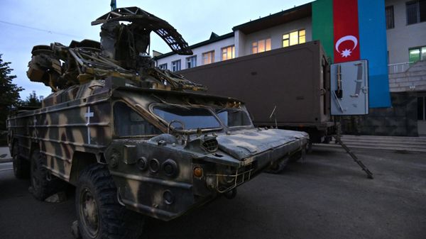 Разоружение сепаратистов в Карабахе - Sputnik Азербайджан