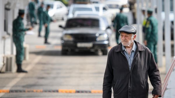 На ППП Лачын обеспечивается свободный проезд лиц армянского происхождения - Sputnik Азербайджан