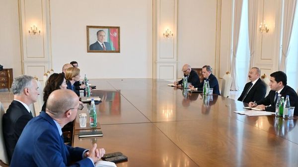 Президент Ильхам Алиев принял специального представителя Президента США, помощника государственного секретаря и старшего советника Государственного департамента по переговорам на Кавказе - Sputnik Азербайджан