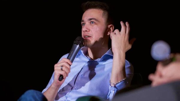Азербайджанский писатель Рагим Джафаров стал обладателем российской литературной премии «Ясная Поляна». - Sputnik Азербайджан