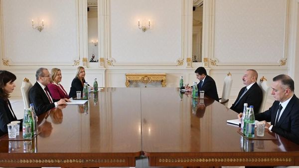 Prezident İlham Əliyev Ümumdünya Səhiyyə Təşkilatının Avropa üzrə regional direktorunu qəbul edib - Sputnik Азербайджан