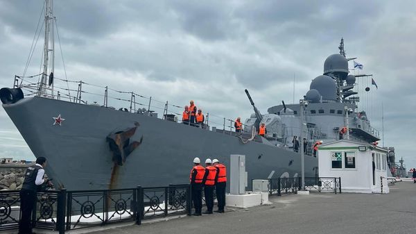 В Баку состоялся деловой заход кораблей Каспийской флотилии (ОК КФл). Торжественная встреча кораблей состоялась в Бакинском международном морском вокзале - Sputnik Азербайджан