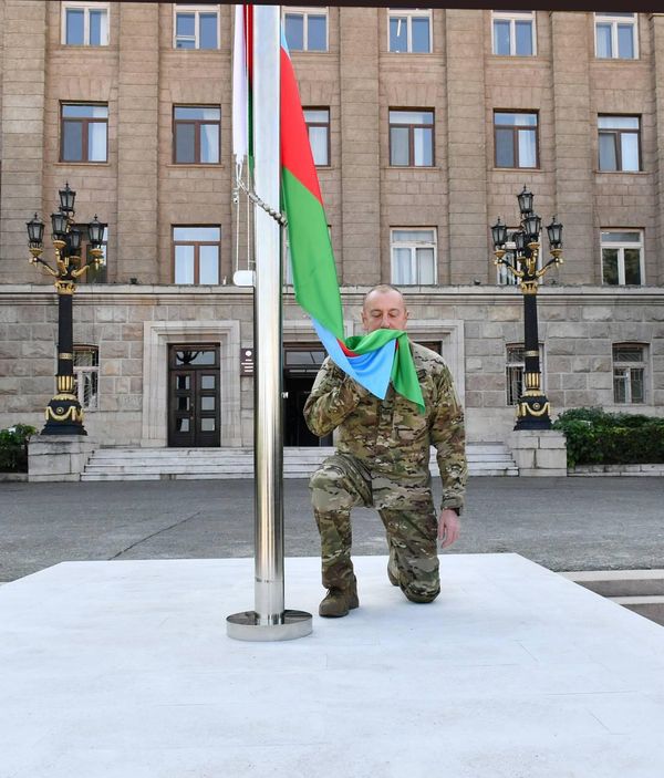 Вчера, 15 октября Президент Азербайджанской Республики Ильхам Алиев совершил поездку в город Ханкенди. - Sputnik Азербайджан